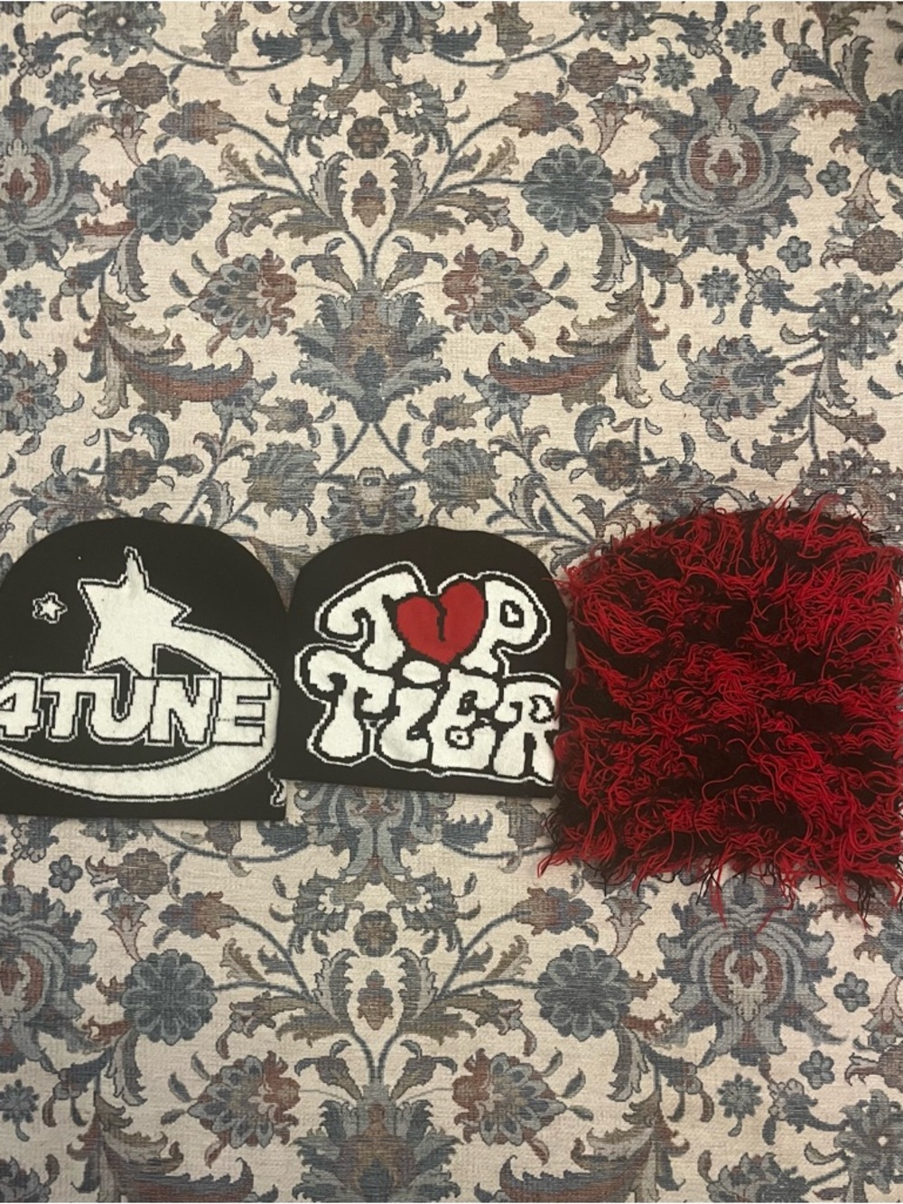 Set of 3 Knit Beanies with Patches and Red Pom